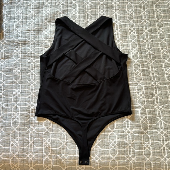Black Express Body Contour criss-crossed back bodysuit size XL - Picture 3 of 6